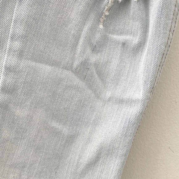 Light Blue Denim Ripped Highest Rise Mom Jeans💙 - Picture 3 of 4